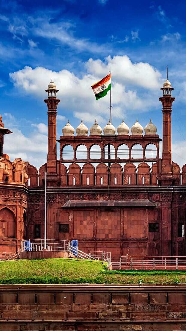 भारत देश में अलग-अलग जगहों पर क्रांति हुई है, जिसका परिणाम ये हुआ कि भारत देश 15 अगस्त 1947 को आजाद हुआ.

