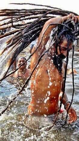 क्योंकि सभी बड़ी लंबी दूरी तय कर इस 12 साल बाद लगने वाले कुंभ के लिए प्रयागराज आते हैं. 

