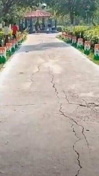 ये वो ऐतिहासिक जगह है जहां 52 स्वतंत्रता सेनानियों को ब्रिटिश सेना ने 28 अप्रैल 1858 को एक साथ फांसी दी थी.