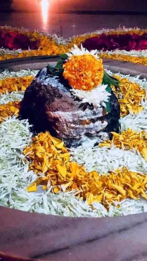 तो आइए जानते है उत्तर प्रदेश के इस अनोखे मंदिर के बारे में जिसे जानकर आप भी हो जाएंगे हैरान .