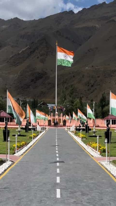 दिल्ली के वॉर मेमोरियल को टक्कर देता है गोरखपुर का यह स्मारक, साल भर आते हैं पर्यटक