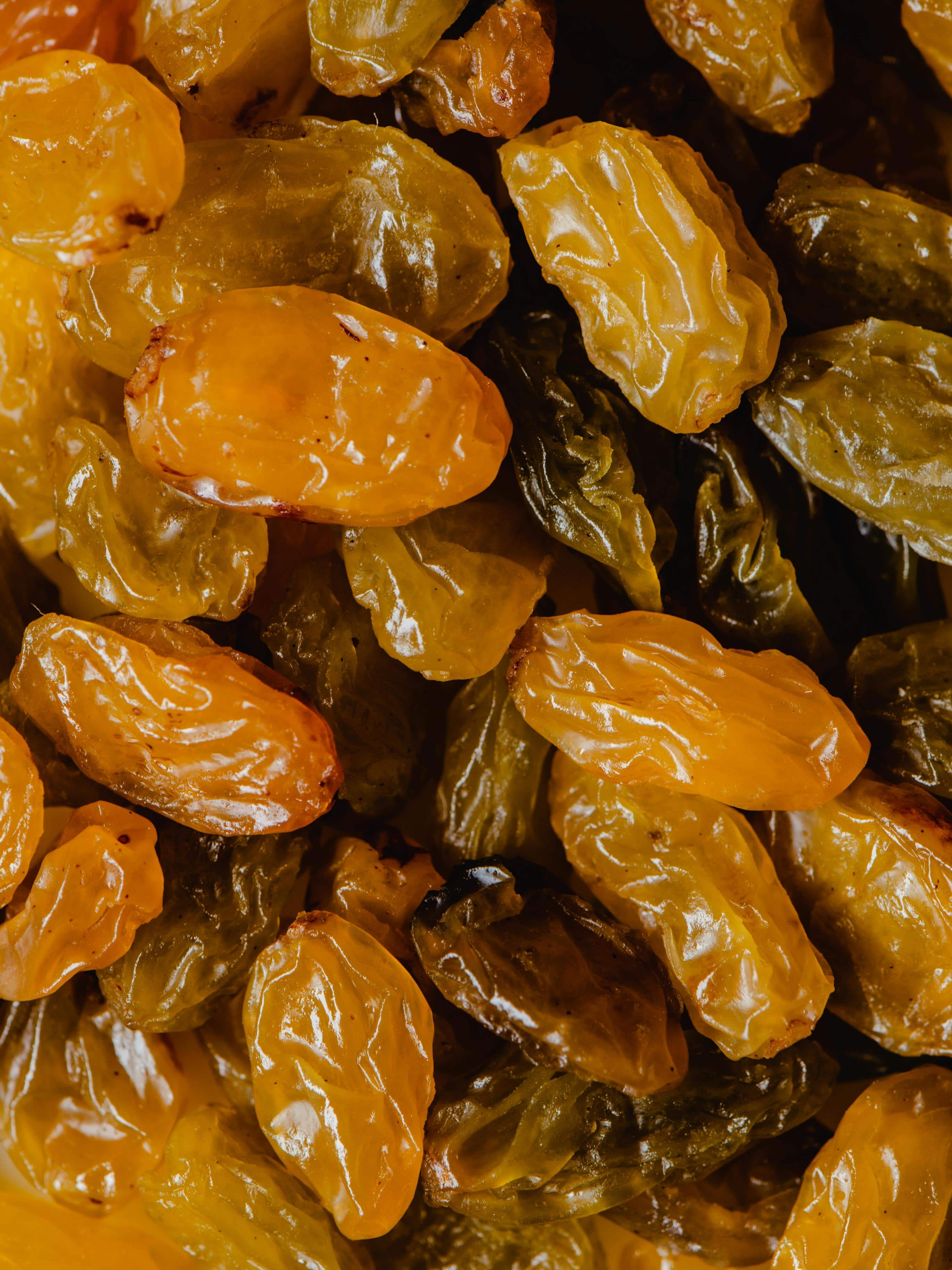 5 Health Benefits of Drinking Raisin Water