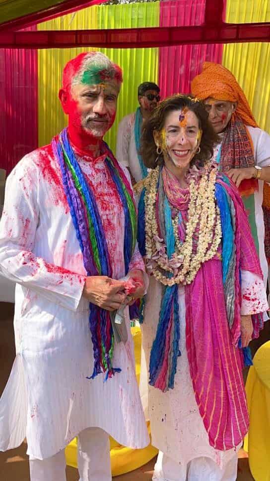 us-commerce-secretary-gina-raimondo-celebrates-holi-in-the-indian