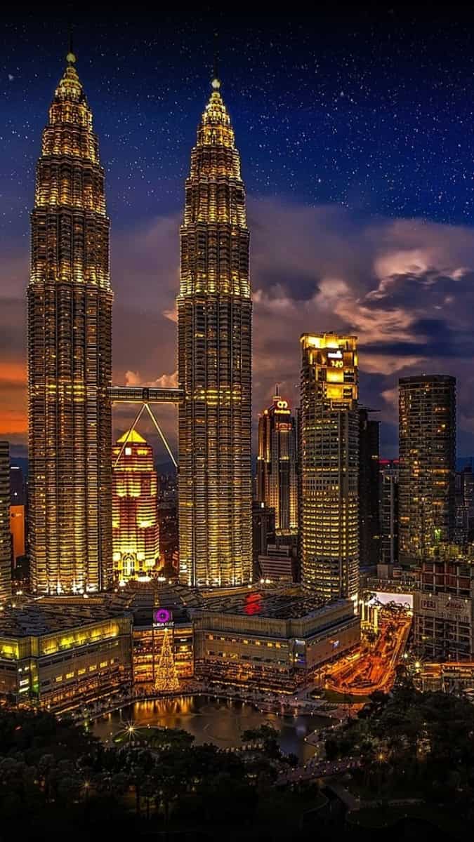 10 World's Wealthiest Cities 2023