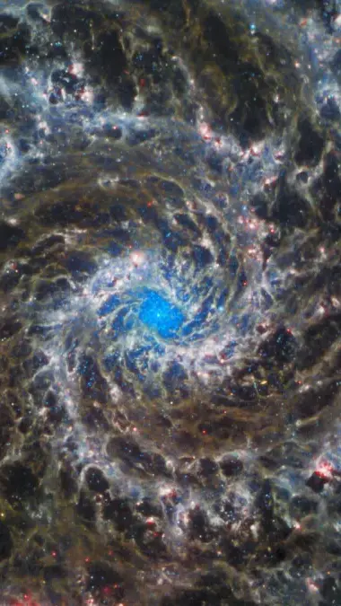 Europa James Webbs Stunning Images Reveal A World Of Chaos - vmrg9lz