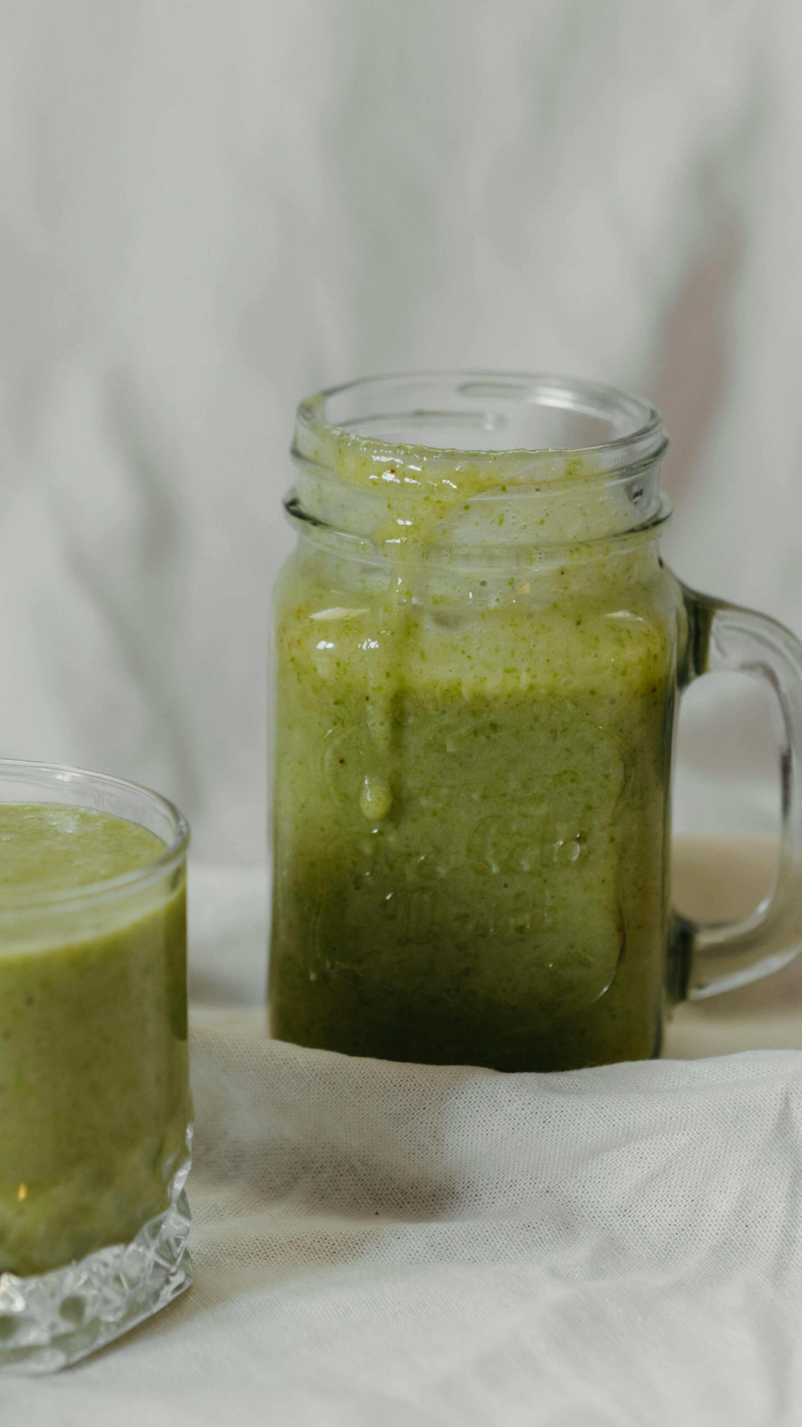 How to Make Healthy Kale Orange Banana Breakfast Smoothie