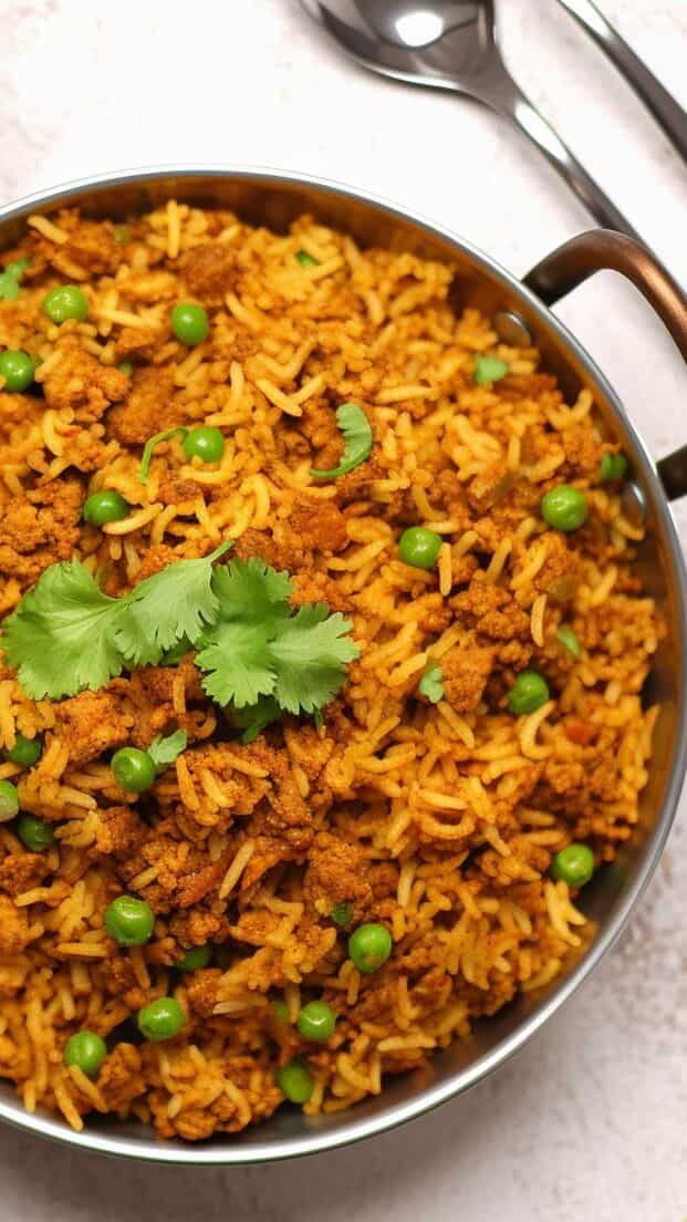 5 Simple Steps to Make Extra Spicey Garlic Rice

