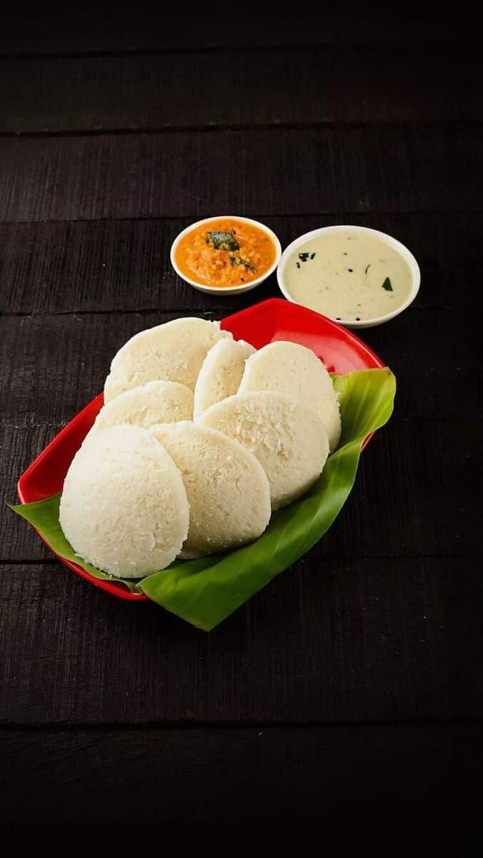 5 Easy Steps to Make Aloo Rava Idli at Home
