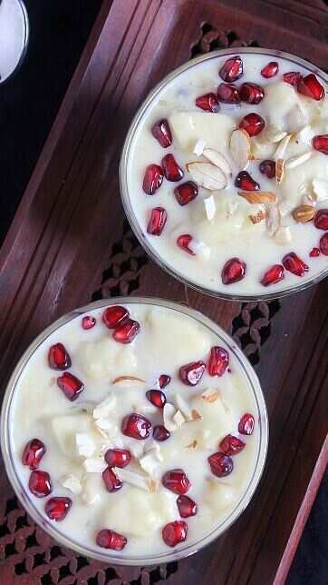 5 Simple Steps to Make Fruit and Mint Custard
