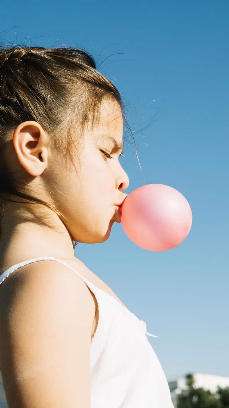 6 Harmful Effects of Chewing Gum