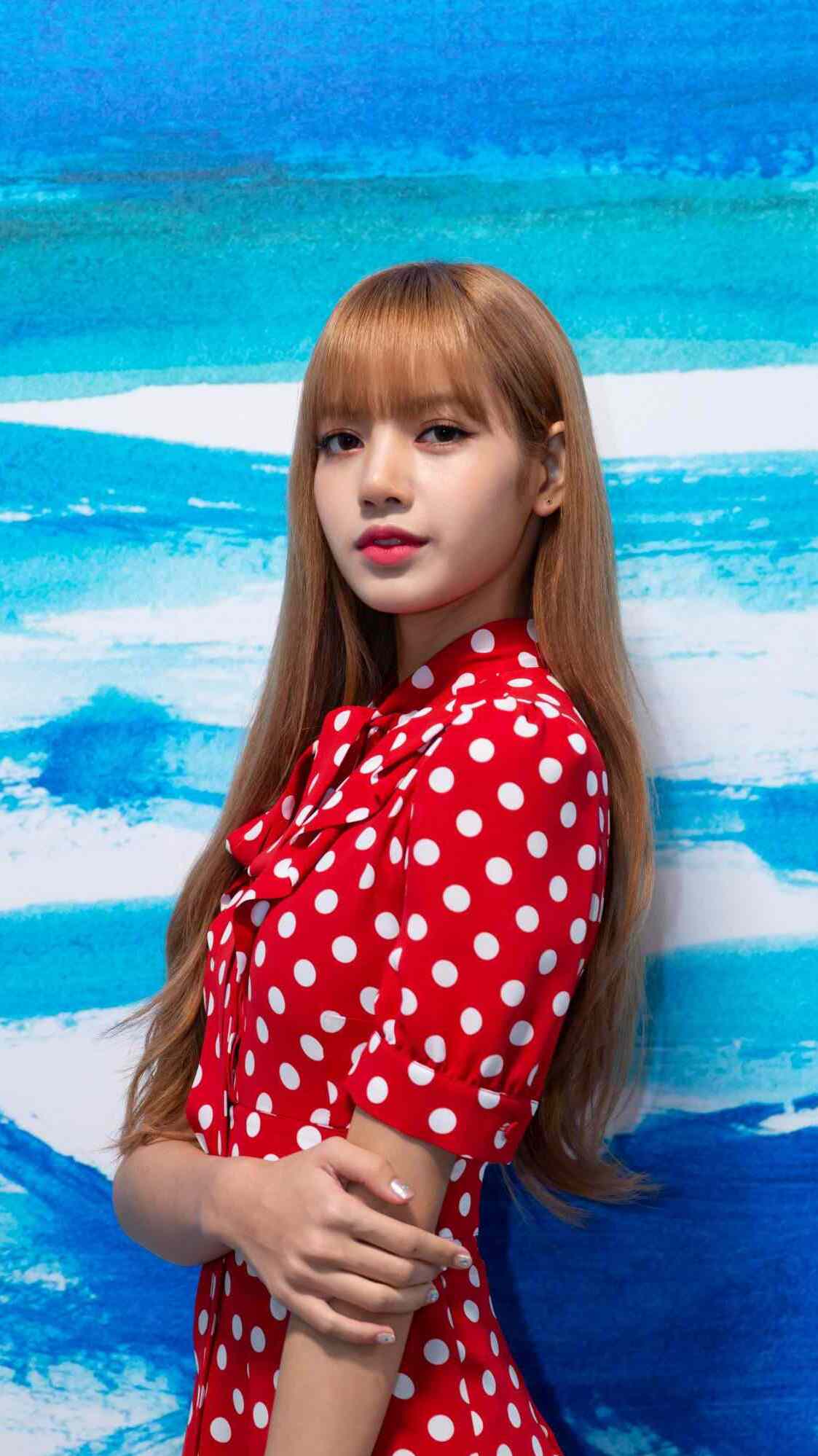 5 Times BLACKPINK's Lisa Broke the Internet with Her Fashion Choices