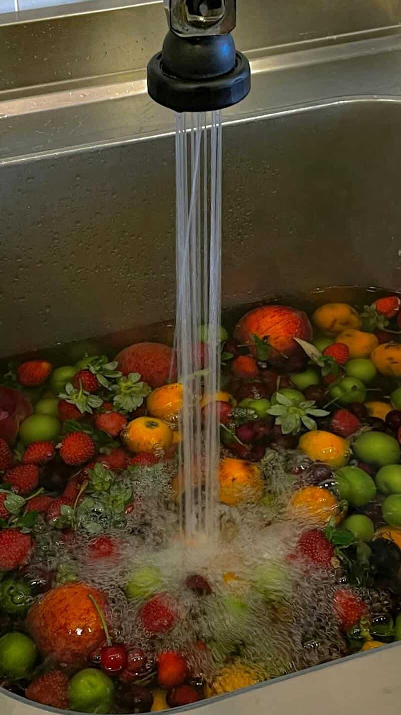 5 Ways to Remove Chemicals and Pesticides From Fruits