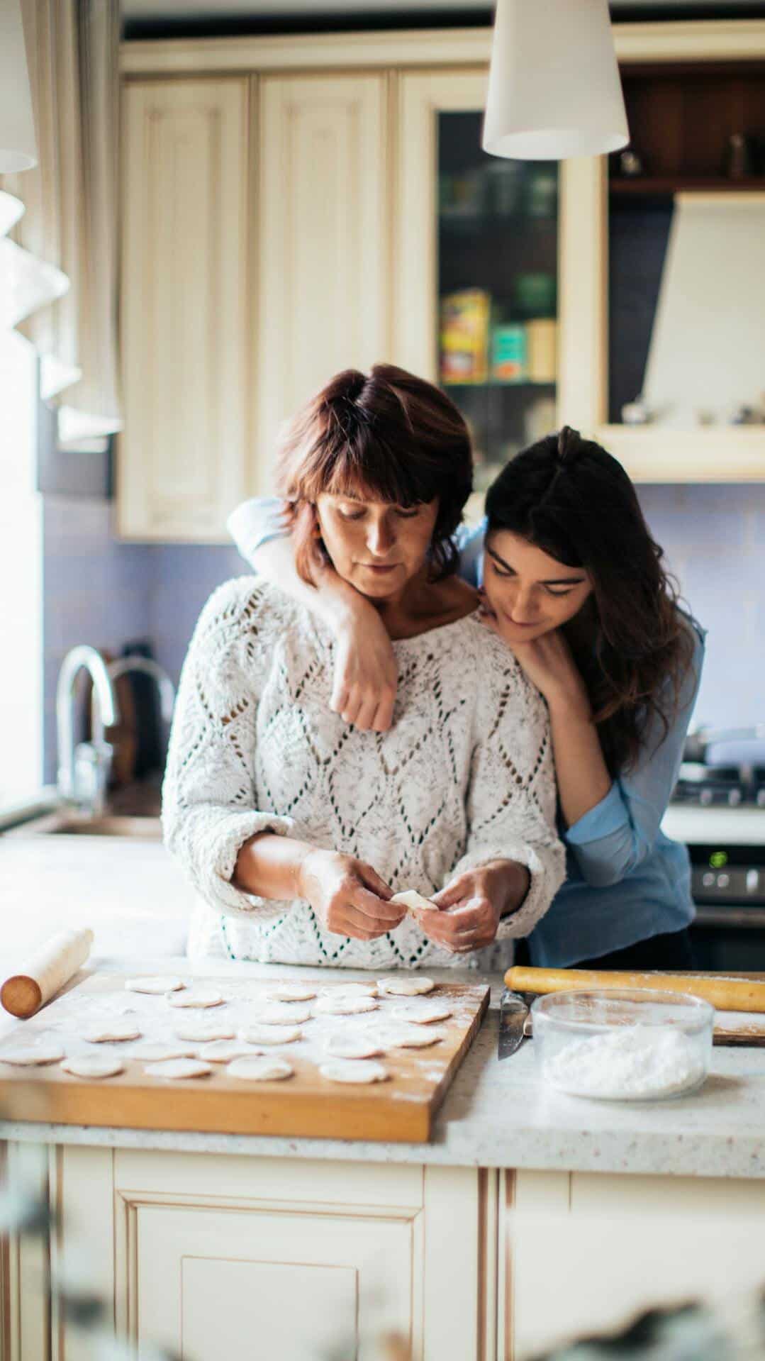 Mother's Day: What is Empty Next Syndrome Experienced by Mothers? Ways ...