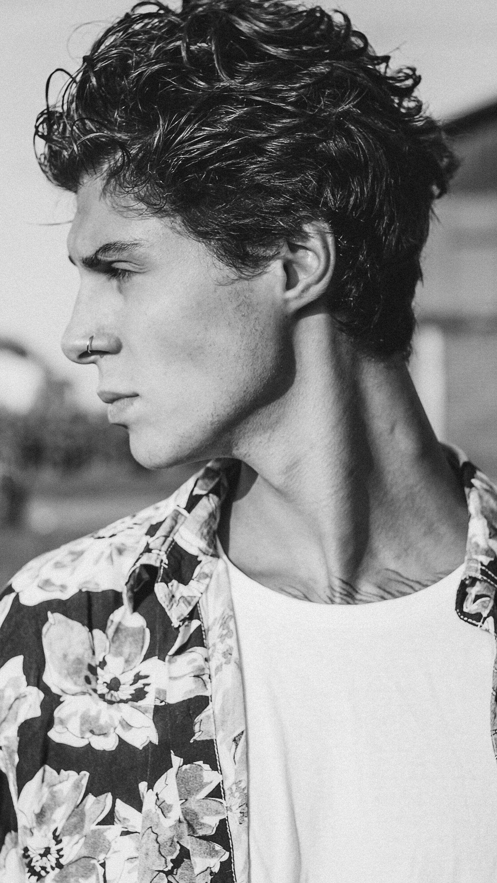 Does Eating Chewing Gum Improve Jawline?