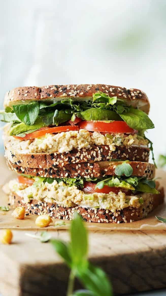 5 Simple Steps to Make Sprouts and Chickpea Salad Sandwich