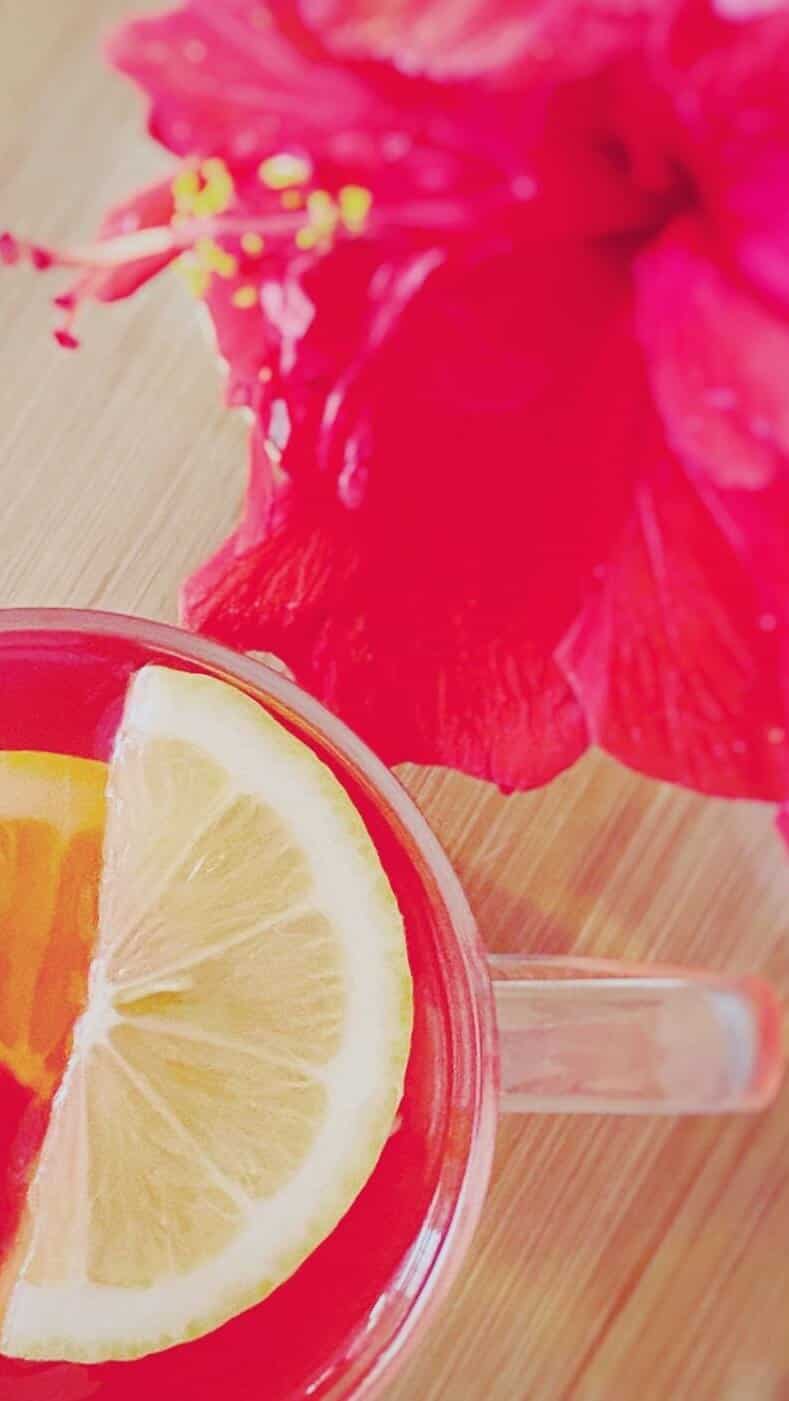 why-hibiscus-tea-is-your-best-friend-to-treat-bloating