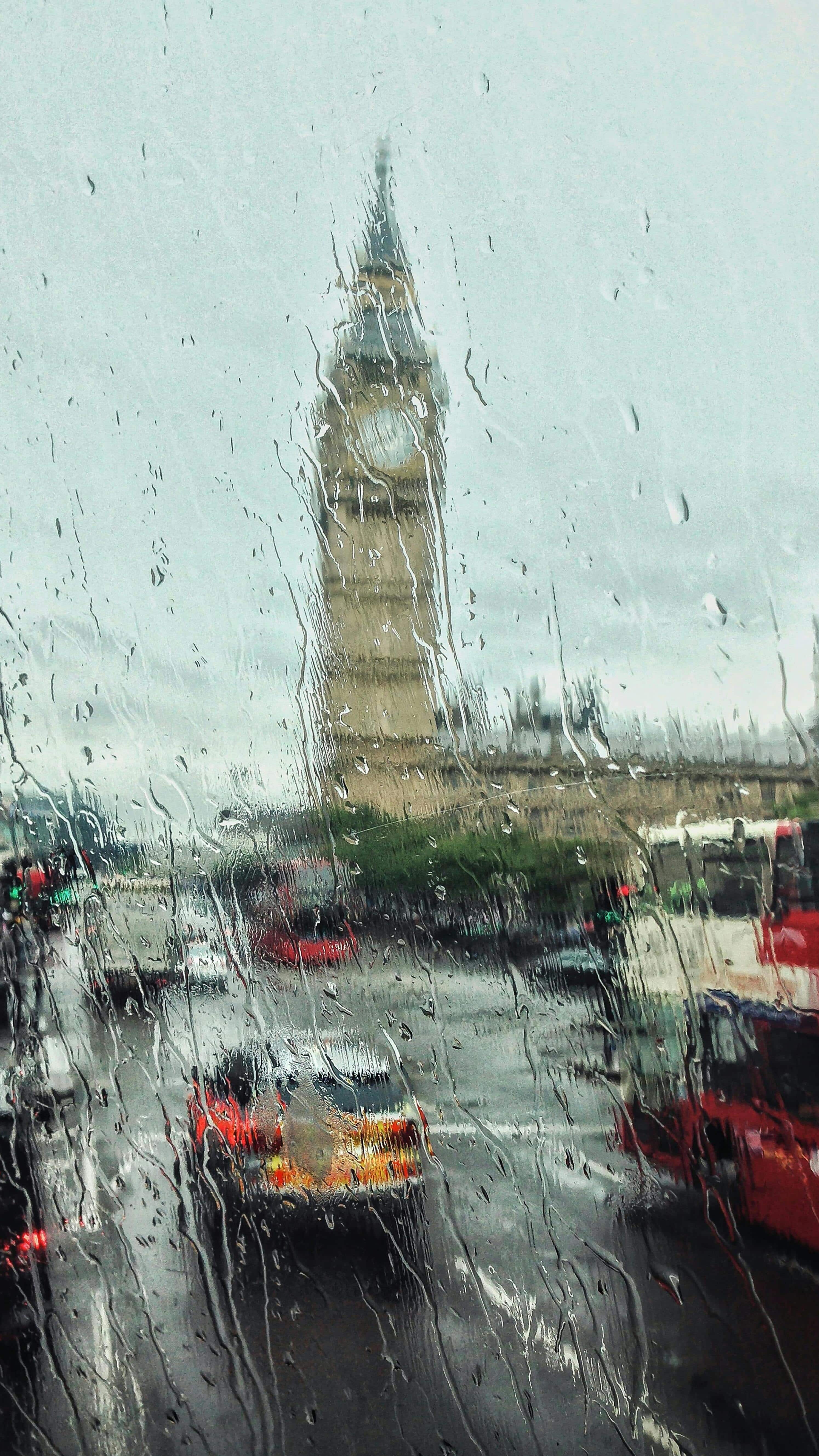 6 DIY Methods to Help Manage Indoor Humidity During Rainy Season
