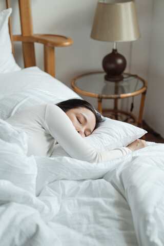 6 Foods to Avoid Before Going to Bed 