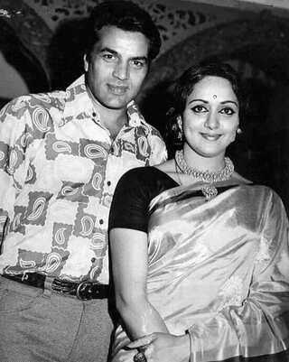 Hema Malini & Dharmendra's 5 Iconic Movies
