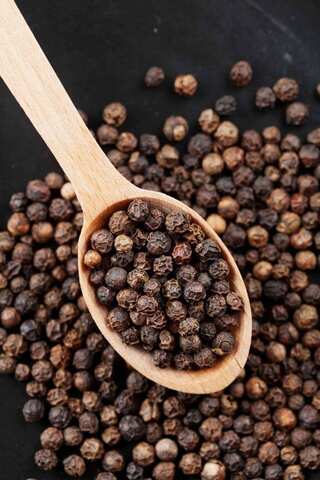 7 Health Benefits of Black Pepper, the King of Spices 

