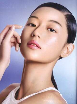 Chinese Beauty Secrets for Glass-Like Skin 
