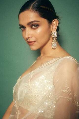 Celebrity-inspired Saree Look This Diwali
