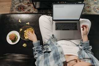 Bad Habits That Stop You From Losing Weight