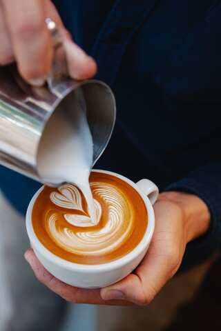  Side Effects of Drinking Coffee on an Empty Stomach
