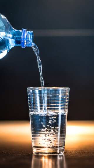6 Ways Over-Hydrating Can Cause Water Toxicity 