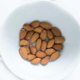 7 Health Benefits of Almonds
