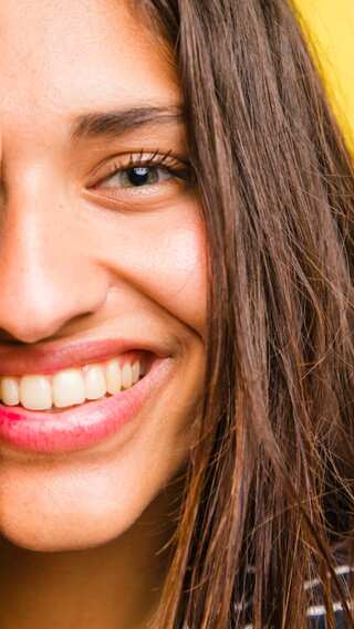  6 Home Remedies for Yellow Teeth