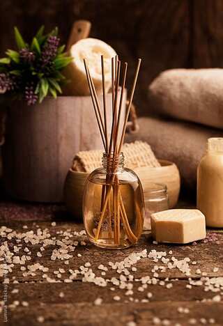6 Surprising Benefits of Burning Incense Sticks


