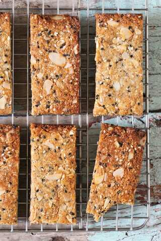  6 Surprising Ways How Flaxseed Helps You Lose Weight
