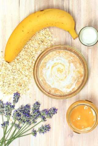 6 Incredible Benefits of Putting Banana on Skin
