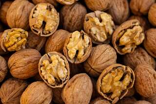 Walnuts: Discover 7 Health Benefits of This Brain-Shaped Powerhouse Nut