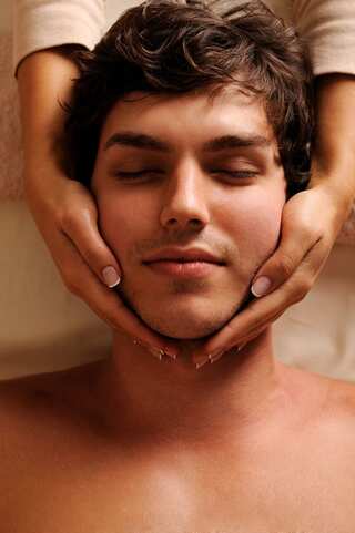 5 Amazing Benefits of Face Massage
