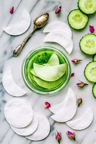 6 Easy DIY Cooling Pads For Tired Eyes

