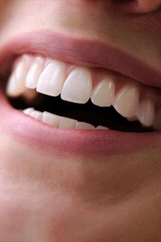 6 Ways to Stop Gum Bleeding
