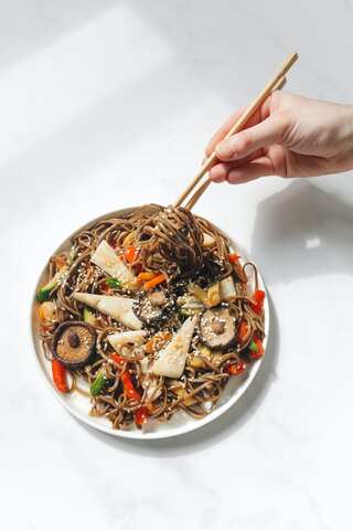 7 Ways to Turn Noodles into a Healthy Meal
