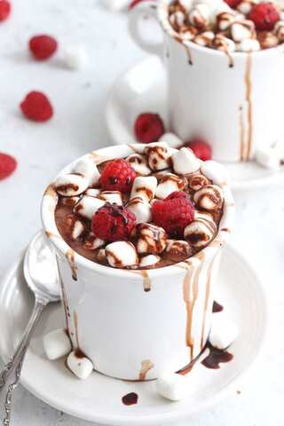6 Warm Drinks to Serve This Christmas Party

