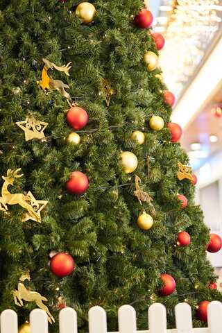 8 Unique Christmas Traditions From Around The World
