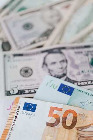 7 New Year Money Resolutions to Transform Your 2024