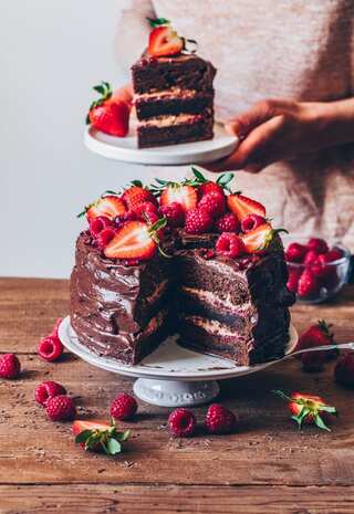 7 Easy Chocolate Cake Ideas For Beginners