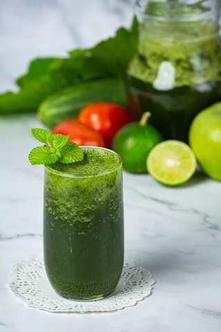 7 Amazing Health Benefits of Drinking Spinach Juice Everyday
