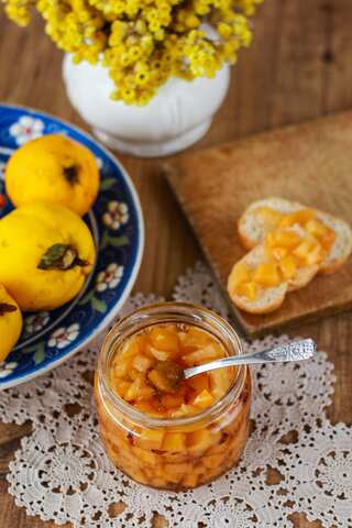5 Health Benefits of Quince 