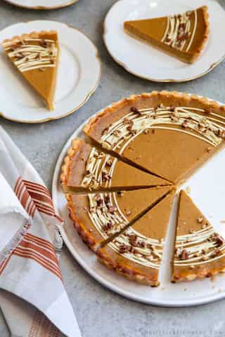 6 Easy & Healthy Homemade Maple Syrup Desserts 

