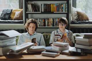 7 Signs You’re Probably an Extroverted Introvert 
