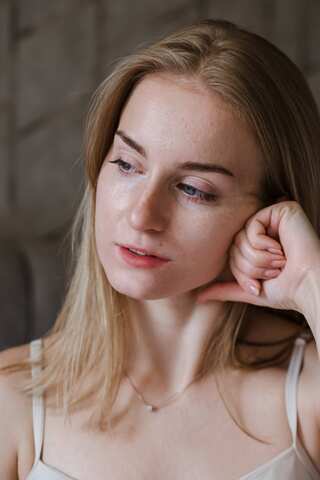 7 Common Habits That Make You Age Faster