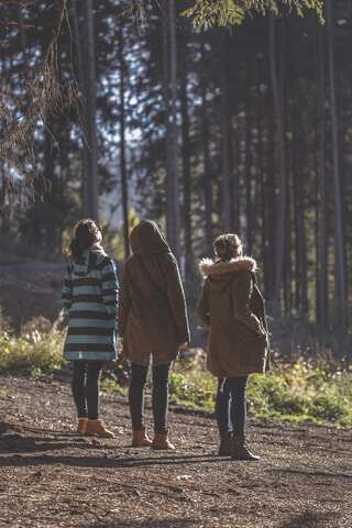 7 Best Girls’ Trip Destinations Around the World 