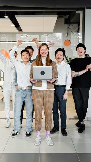 10 Companies With Most Number of Employees 
